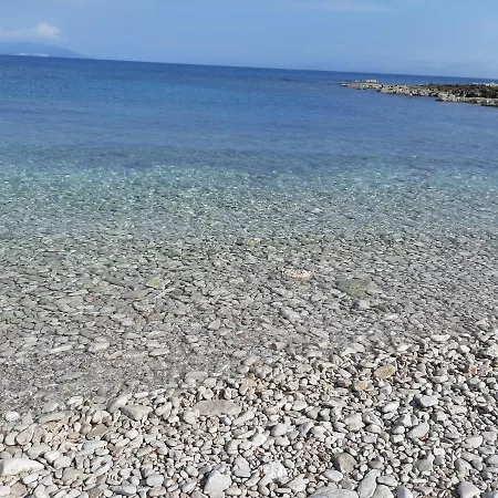 Pensionat Helles Doppelzimmer Mit Bad, Terrasse Und Pool, Seperater Eingang, Liznjan, Istrien 4*