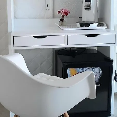 Helles Doppelzimmer Mit Bad, Terrasse Und Pool, Seperater Eingang, Liznjan, Istrien Casa de hóspedes Ližnjan