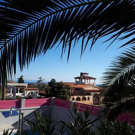 Helles Doppelzimmer Mit Bad, Terrasse Und Pool, Seperater Eingang, Liznjan, Istrien