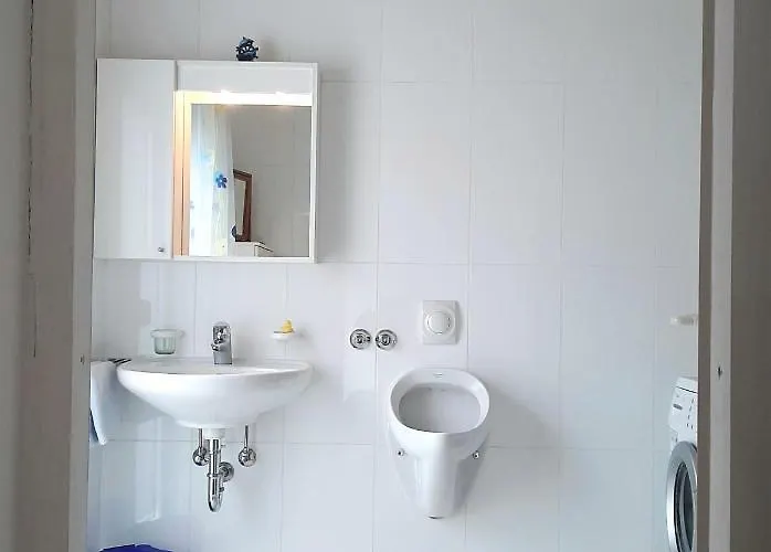 Gæstehus Helles Doppelzimmer Mit Bad, Terrasse Und Pool, Seperater Eingang, Liznjan, Istrien Ližnjan