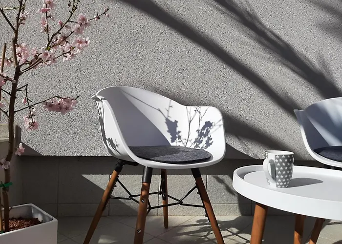 Helles Doppelzimmer Mit Bad, Terrasse Und Pool, Seperater Eingang, Liznjan, Istrien 4* Ližnjan