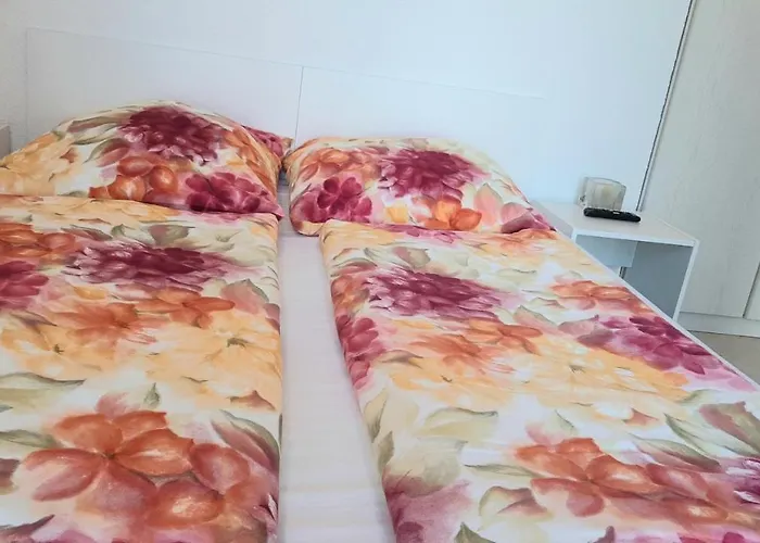 Gæstehus Helles Doppelzimmer Mit Bad, Terrasse Und Pool, Seperater Eingang, Liznjan, Istrien Ližnjan